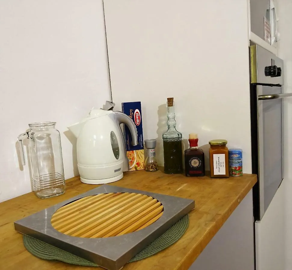 Lovely, Central Apartment With Balcony Innsbruck