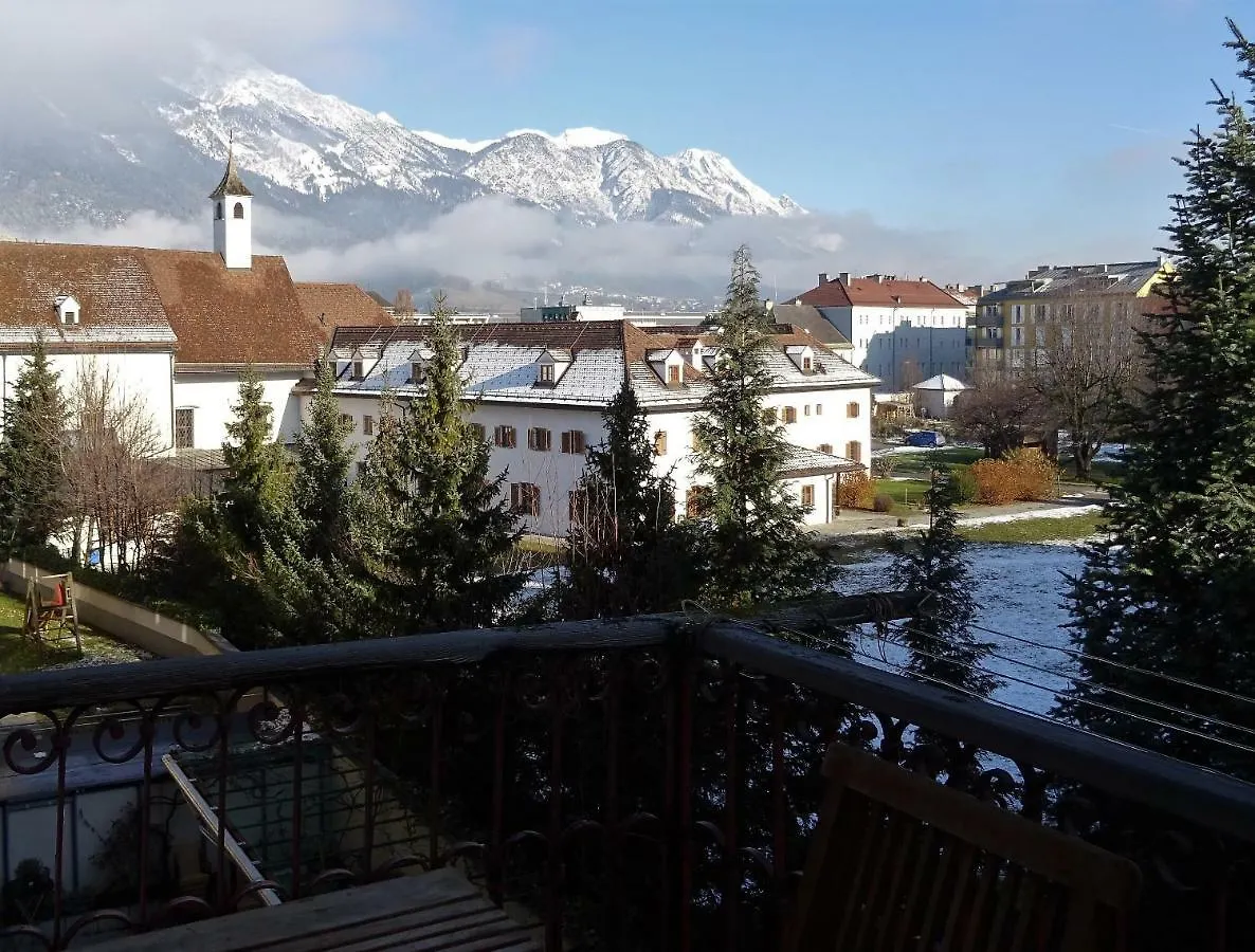 Lovely, Central Apartment With Balcony Innsbruck