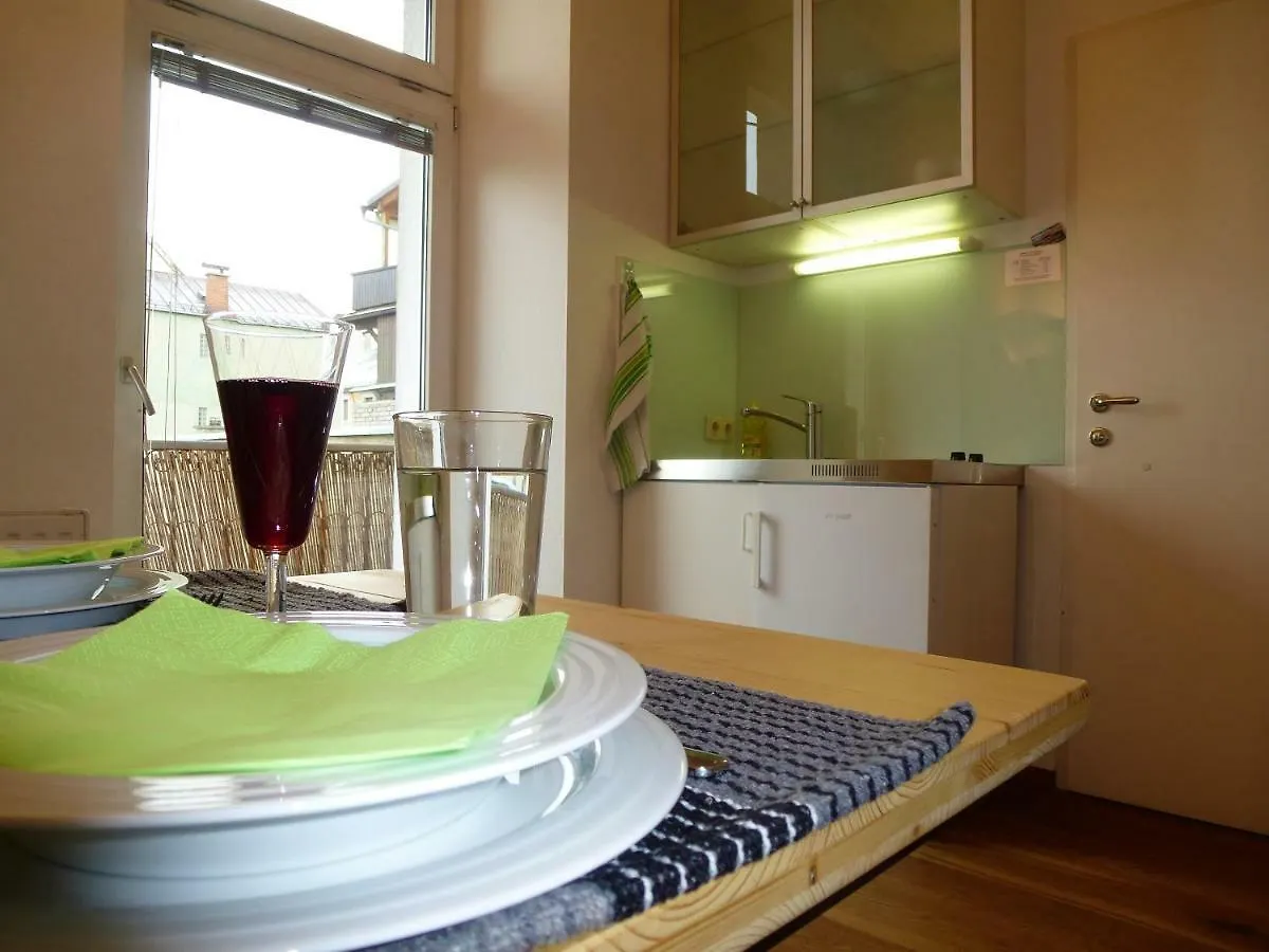 Lovely, Central Apartment With Balcony Innsbruck