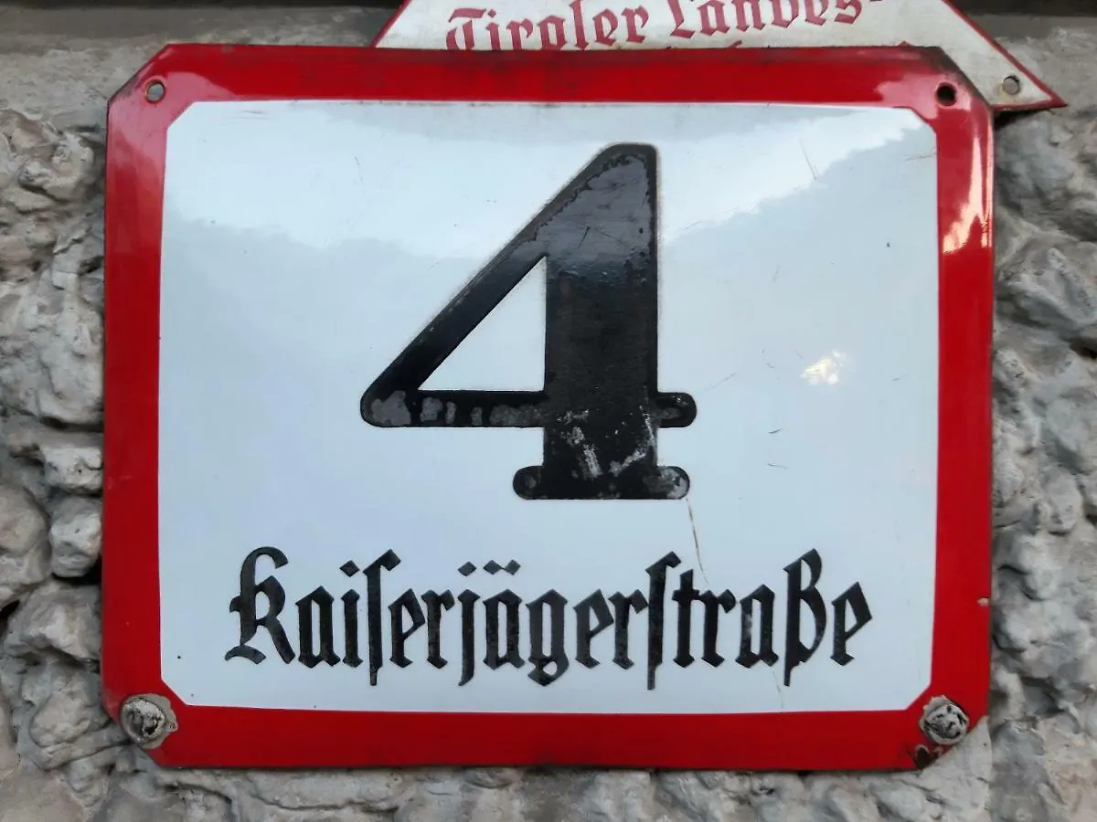 Lovely, Central Apartment With Balcony Innsbruck